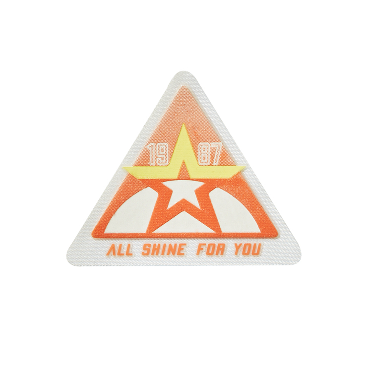 Unleash your creativity with our selection of badges for jackets. 